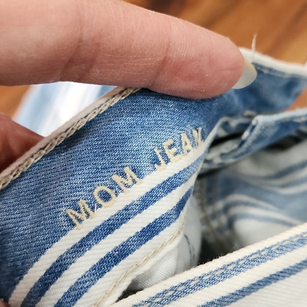 AEO White/Denim Striped Mom Jeans - Picture 3 of 10